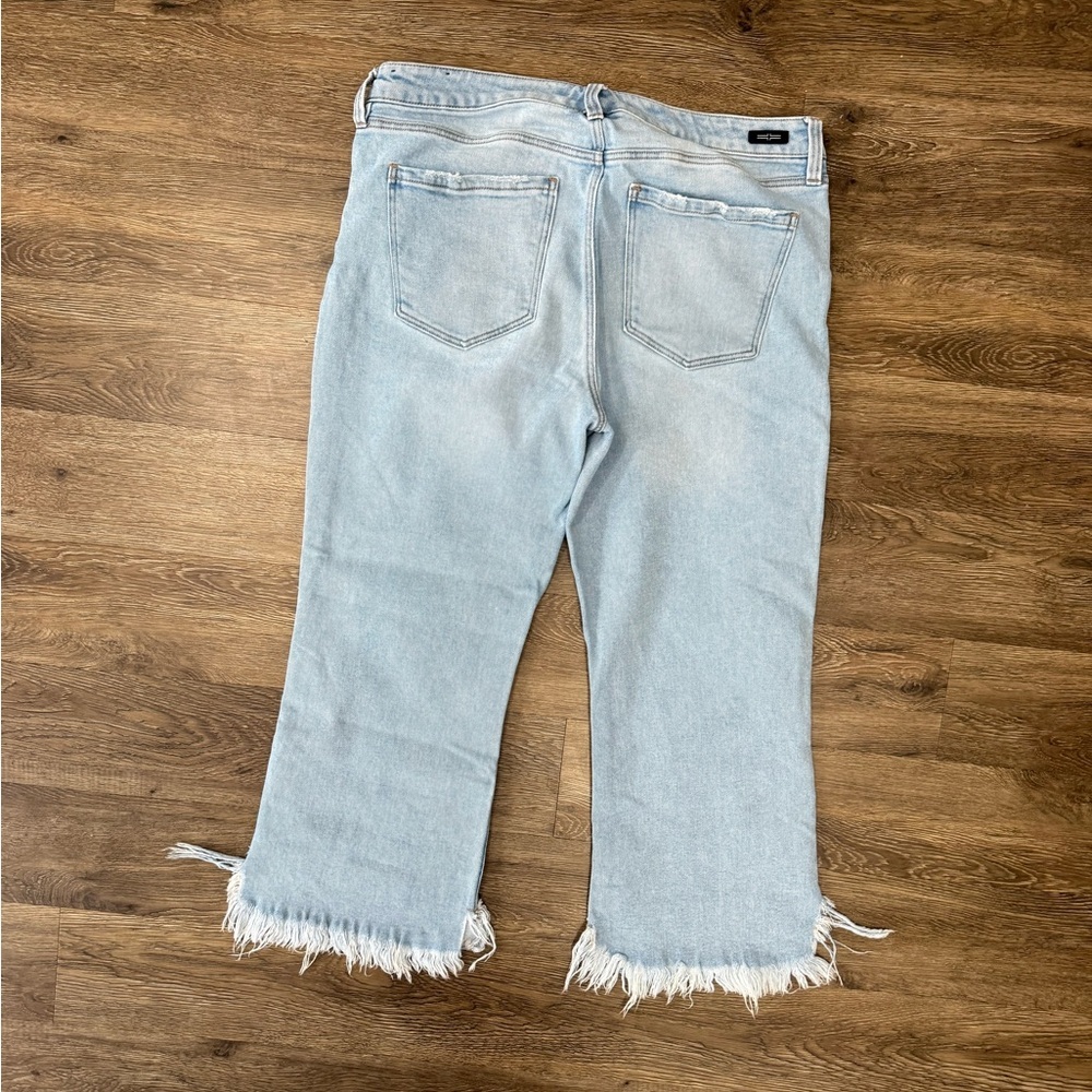 Liverpool Light Wash Wide Leg Frayed Hem Jeans - Picture 6 of 6